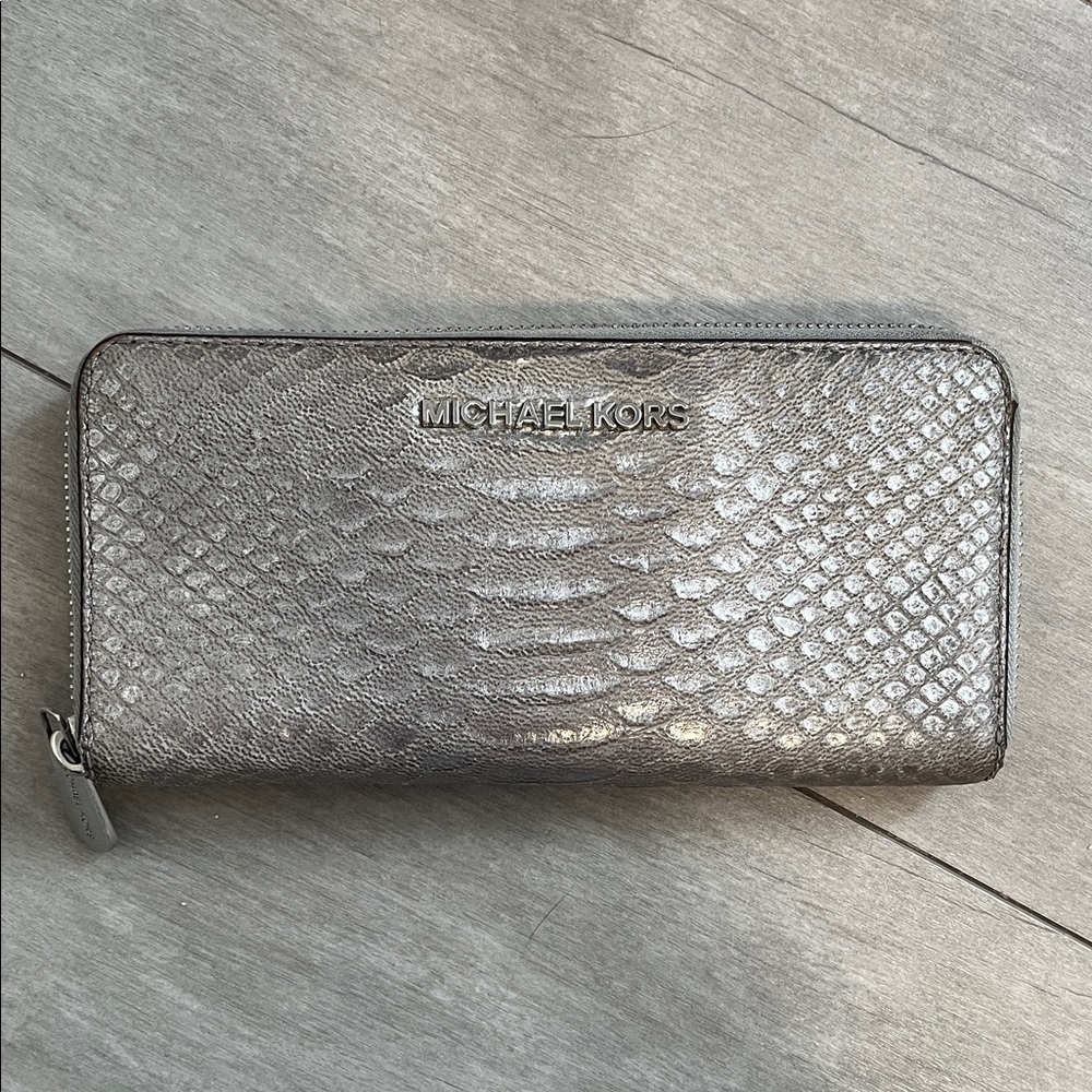 MICHAEL KORS Large Metallic Silver Snake-Embossed Zipper Wallet